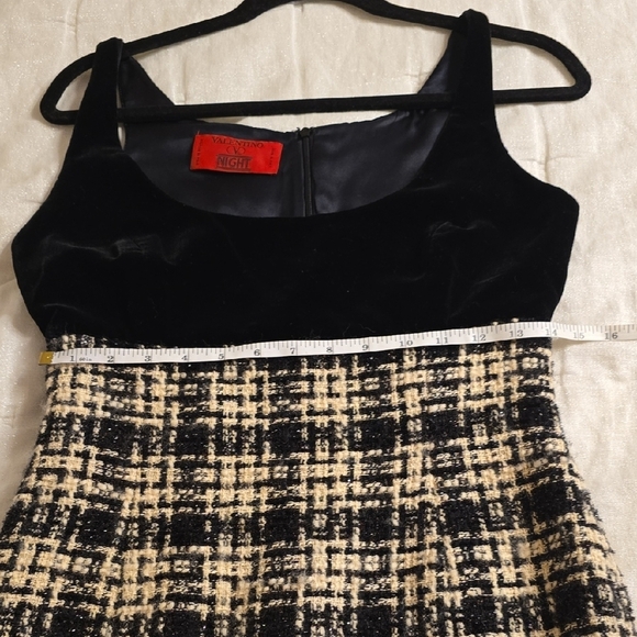 Valentino Virgin Wool Black and Cream Tweed Mini Dress. Vintage Night. - Picture 14 of 16